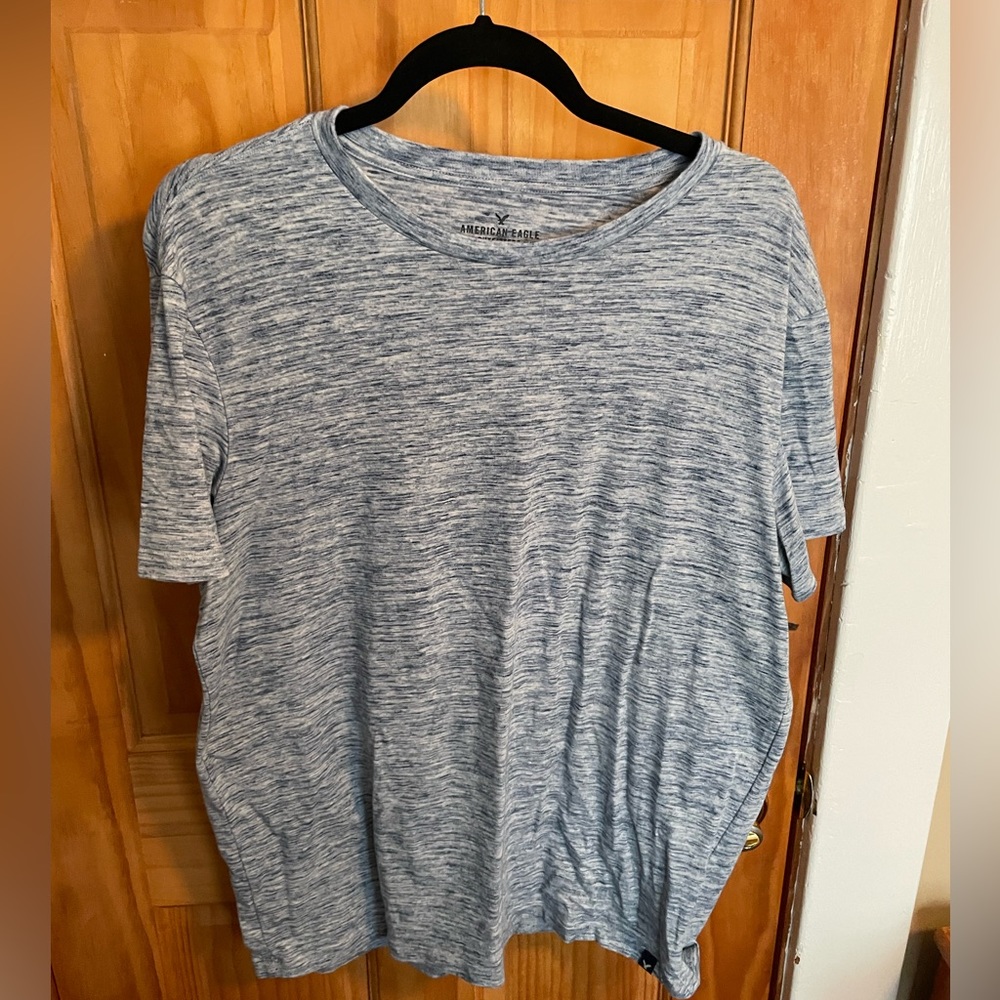 American eagle core flex T-shirt. Large